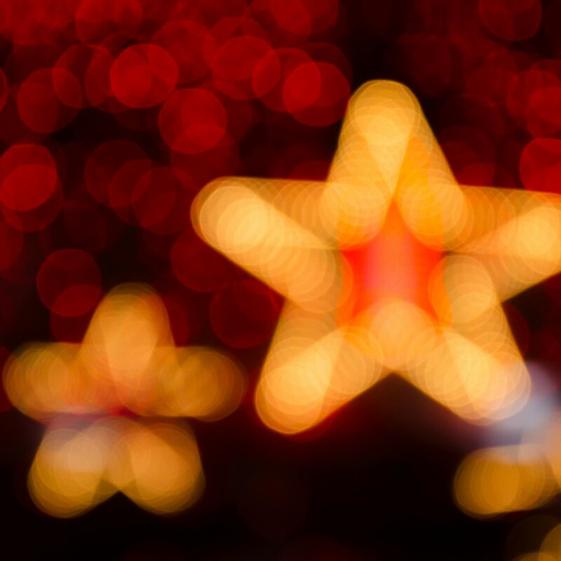 https://www.pexels.com/de-de/foto/orange-star-bokeh-light-1556654/ | © daniel reche 